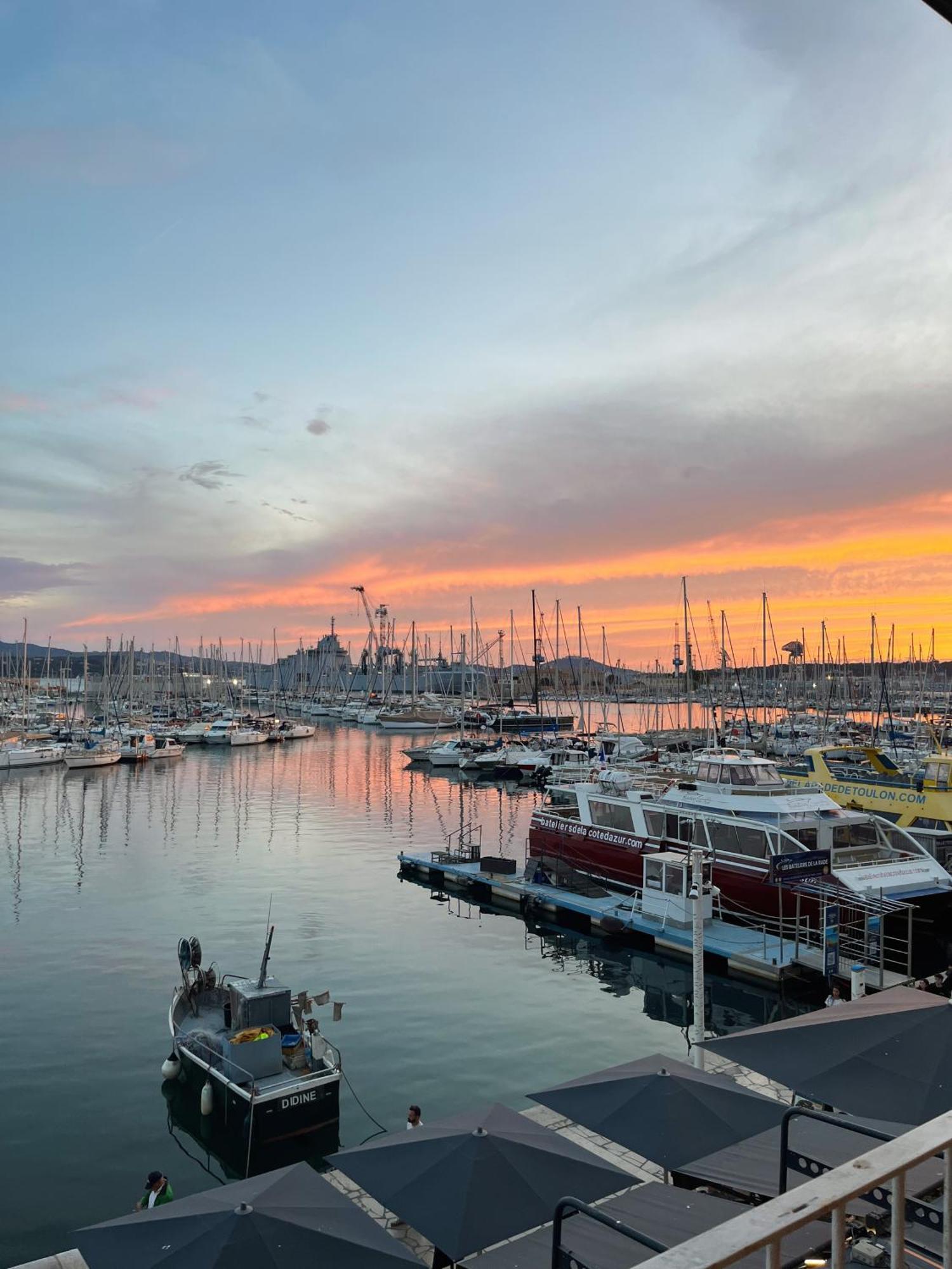 Marinca Du Port De Toulon Apartment Екстериор снимка